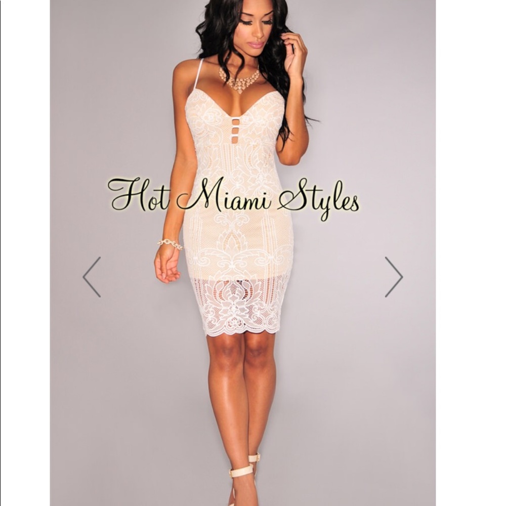 HOT MIAMI STYLES LACE DRESS SIZE SMALL